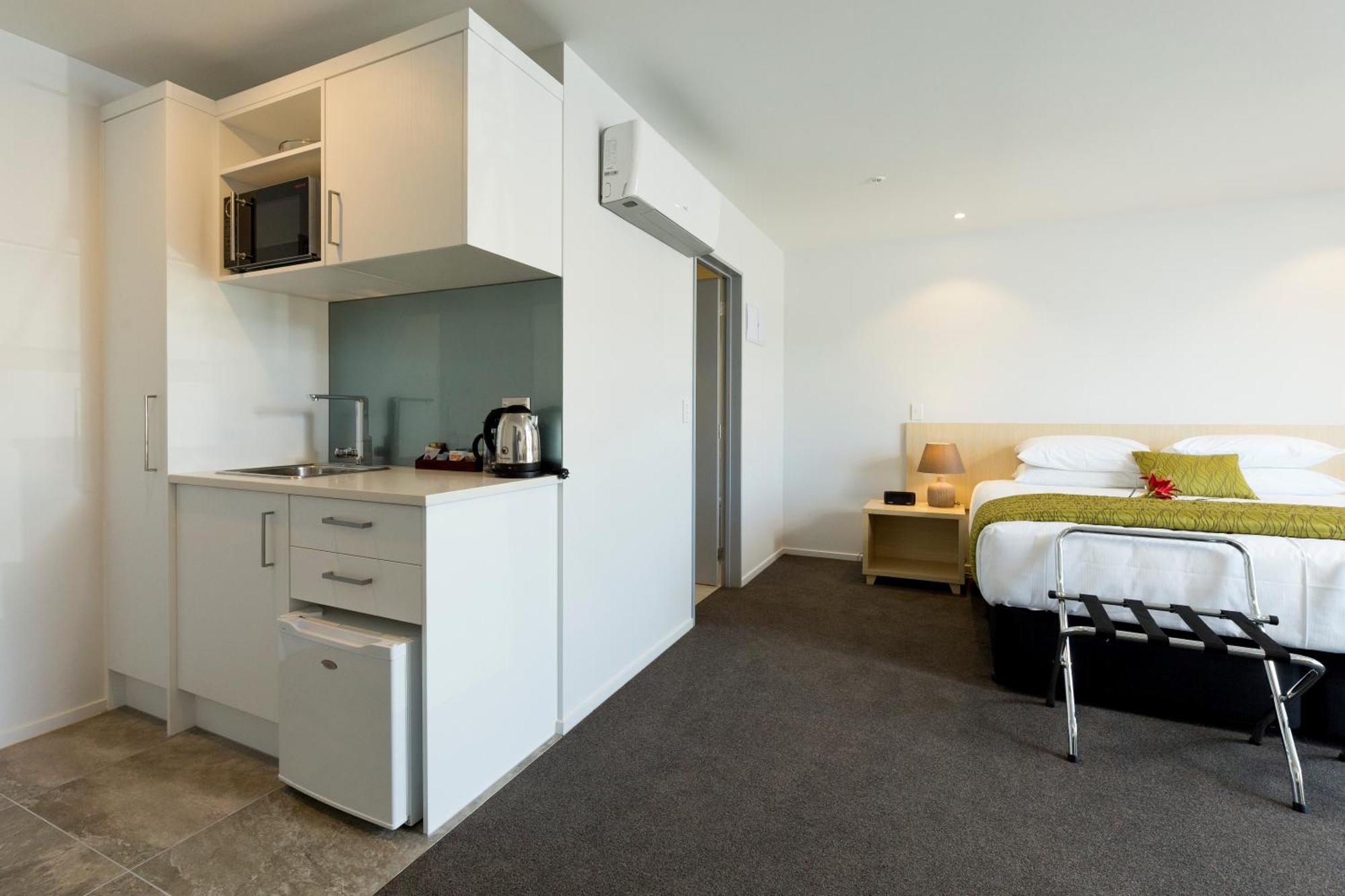 2 オン ホワイトレイ モーテル クライストチャーチ エクステリア 写真 Studio apartment with kitchenette
