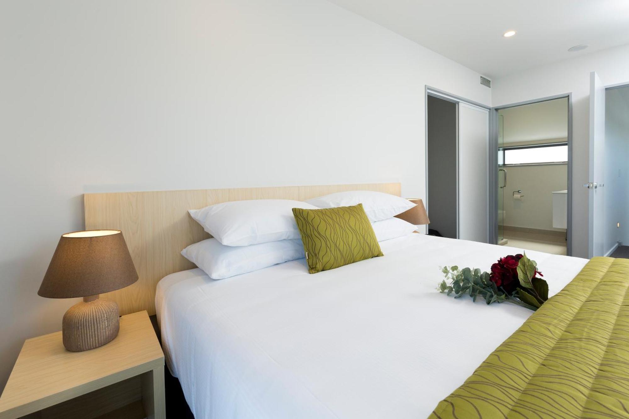 2 オン ホワイトレイ モーテル クライストチャーチ エクステリア 写真 A bedroom at the hotel