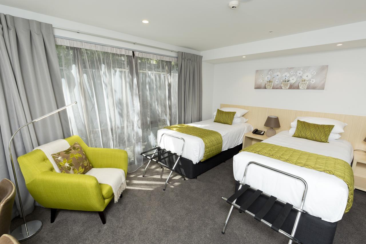 2 オン ホワイトレイ モーテル クライストチャーチ エクステリア 写真 A typical room at the hotel